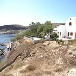 Hotel Akrotiri 2*