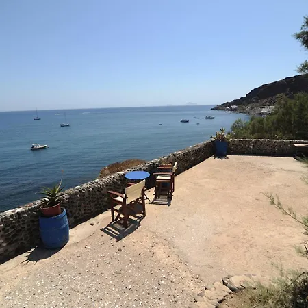 Akrotiri فندق