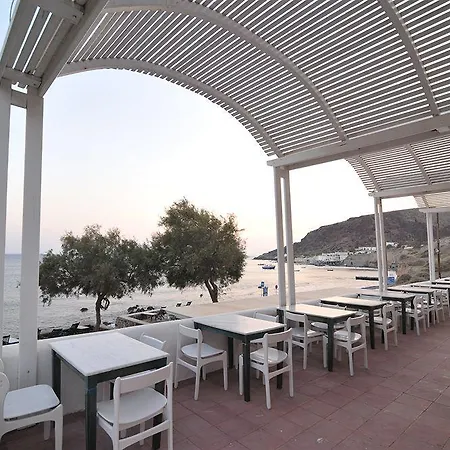 فندق Akrotiri 2*